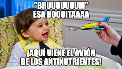 bebé comiendo verdura